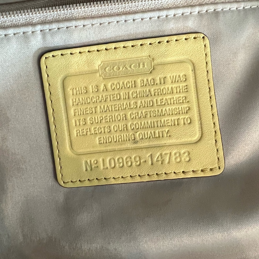 Coach Yellow Leather Shoulder Bag with Front Pocket - Picture 5 of 6